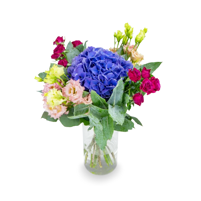 kytice hortenzií a trsových růží